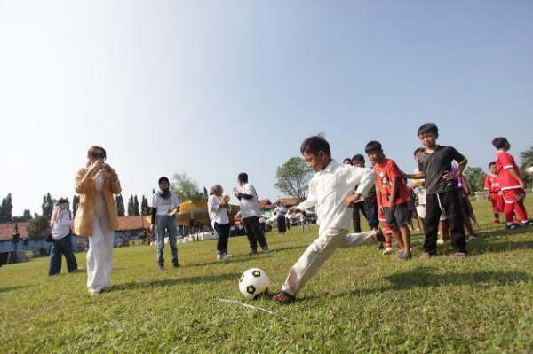 中财所 从足球公益到数字赋能，SnackVideo 连续两年于印尼落地乡村公益活动